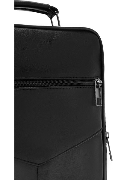 Erkek Siyah Deri Uzun Askılı El Çantası 24SBD400018