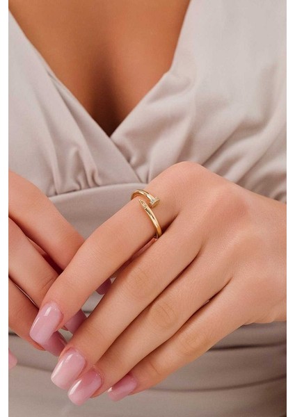 14 Ayar Altın Taşlı Çivi Yüzük