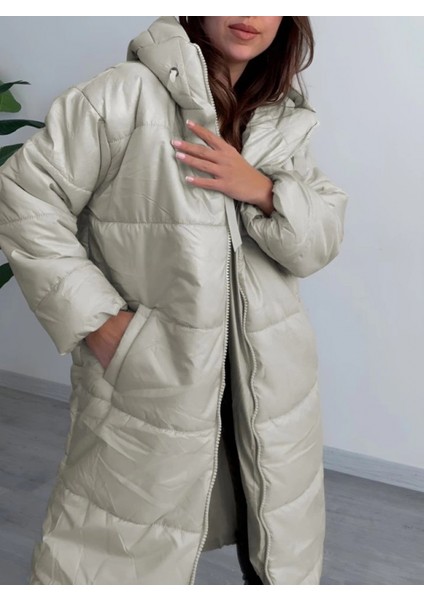 Kapşonlu Bağcık Detaylı Fermuarlı Şişme Mont -Taş