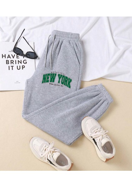 Rahat Kalıp Paça Lastikli Cepli Yeşil New York Baskılı Jogger Alt Eşofman