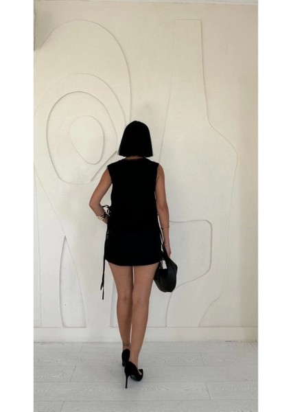 Siyah Yanları Bağcıklı Yelek fiyatları