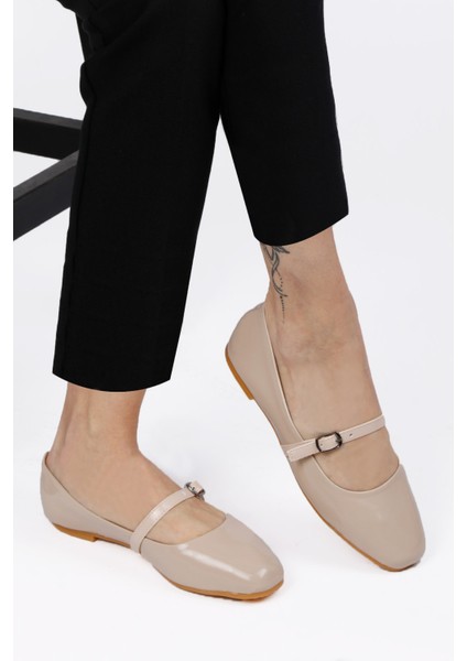 Krem Kemer Detaylı Kadın Babet fiyatları