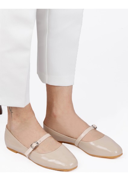 Krem Kemer Detaylı Kadın Babet