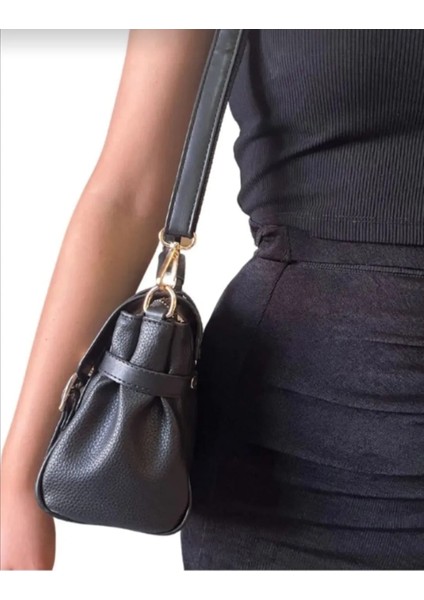 Kemer Modelli Siyah Kapağı Mıknatıslı El ve Omuz Çanta modelleri