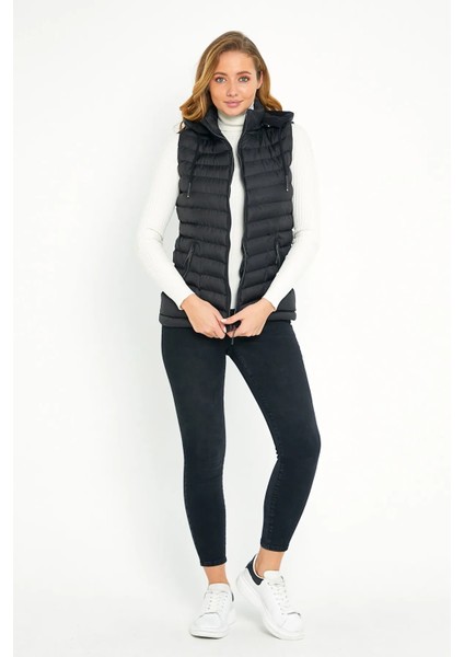 Kadın Siyah Şişme Yelek Kapüşon Içi Polarlı 5001