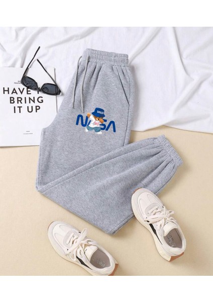 Rahat Kalıp Paça Lastikli Cepli Nasa Bear Baskılı Jogger Alt Eşofman