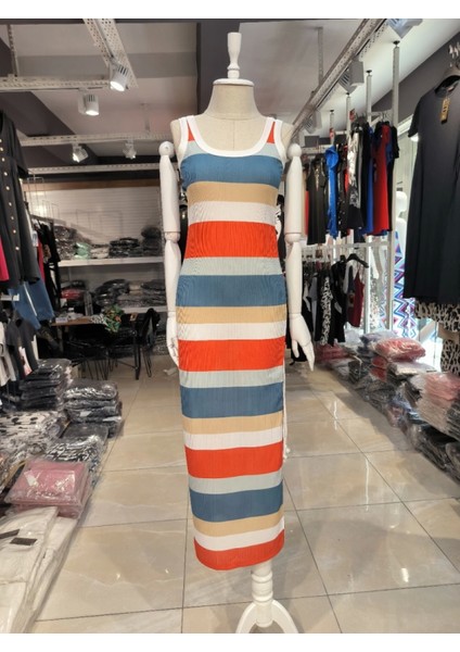 Kadın Şerit Desenli Büzgü Yırtmaçlı Elbise indirimleri