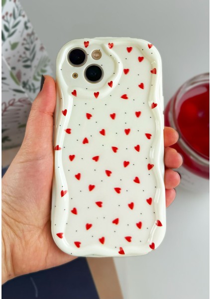 iPhone 13 Uyumlu Kenarları Dalgalı Kalp Baskılı Beyaz Kılıf