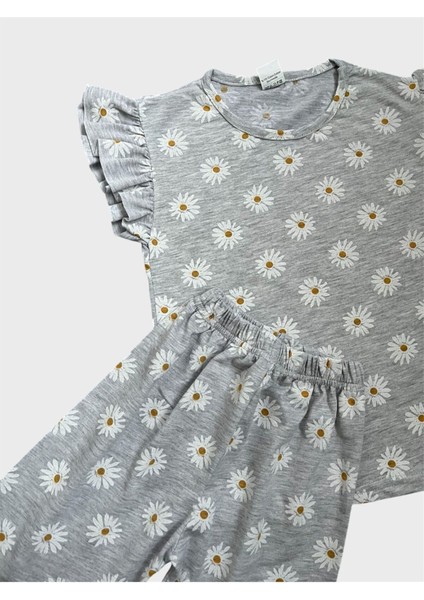 Kız Çocuk Pamuklu Gri Renk Papatya Desenli Kısa Kollu Yazlık Şortlu Pijama Takımı modelleri