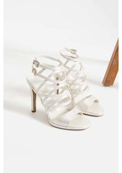 Kemer Detaylı Neolit Taban Ince Topuklu Ayakkabı 331-1451 Kadın Ayakkabı fırsatları