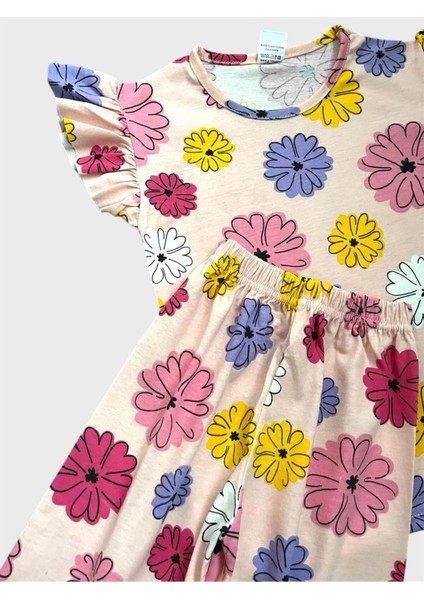 Kız Çocuk Pamuklu Yavruağzı Renk Çiçek Desenli Kısa Kollu Yazlık Şortlu Pijama Takımı modelleri