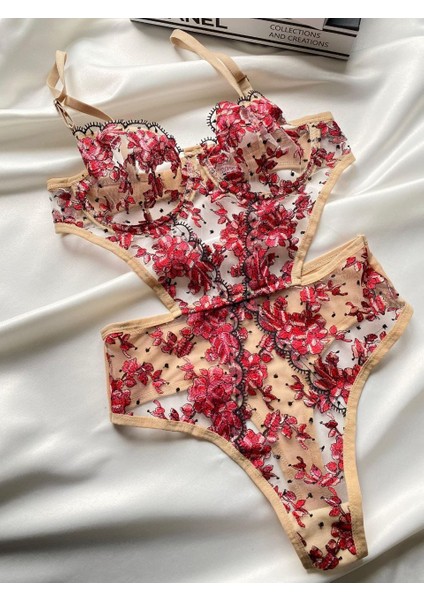 Kadın Çiçek Desenli Brode Işlemeli Transparan Balenli Bodysuit fiyatları