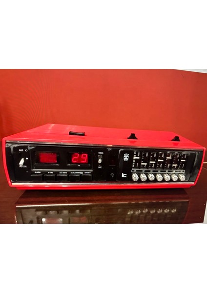 1970 Ler Grundig Sono Clock Kırmızı Renkli Alarmlı Radyo - Çalışır Durumda modelleri