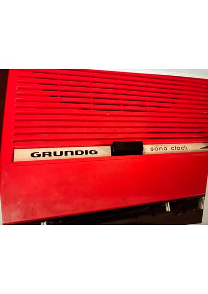 1970 Ler Grundig Sono Clock Kırmızı Renkli Alarmlı Radyo - Çalışır Durumda