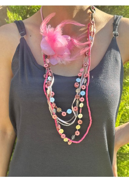 Şeker Pembe Broşlu Boncuk Tasarım Kadın Kolye 30 cm fırsatları