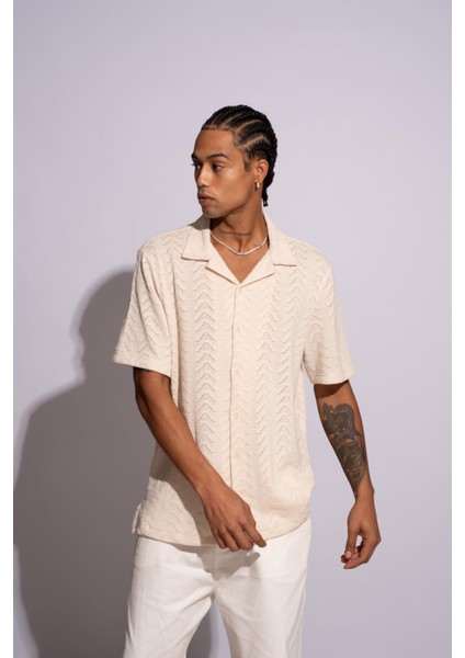 Erkek V Desen Kısa Kollu Oversize Gömlek Beyaz