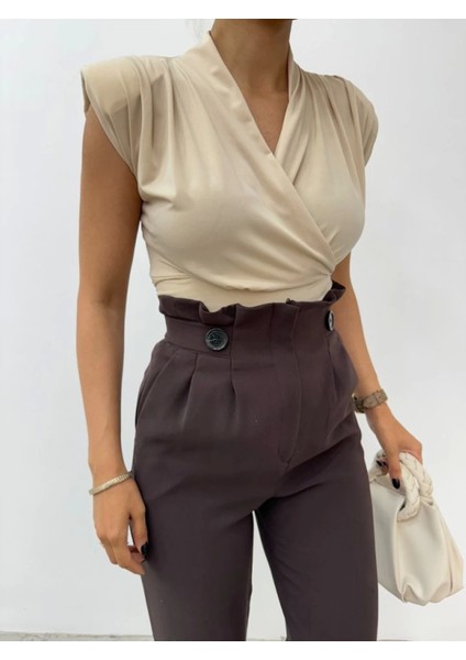 Sıfır Kol Vatkalı Kruvaze Model Sandy Bluz -Bej fiyatları