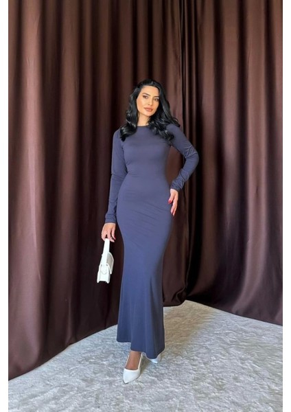 Lacivert Vücudu Saran Uzun Elbise