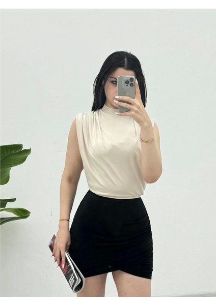 Sıfır Kol Vatkalı Sandy Bluz -Bej