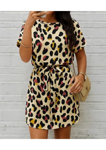 Kadın Kısa Kollu Yuvarlak Yaka Beli Kuşaklı Geometrik Desenli Süprem Elbise