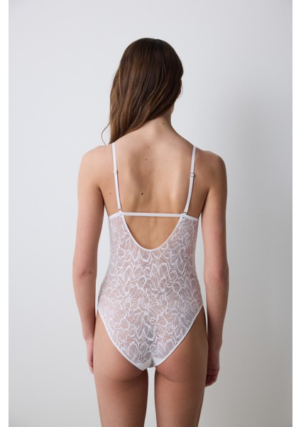 Kırık Beyaz Çiçekli Dantel Aksesuar Detaylı Balensiz Gelin Bodysuit fırsatları