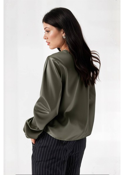 Kadın Haki Hafif Dökümlü Saten Yüzeyli Gömlek HZL22W-BD139641 fırsatları
