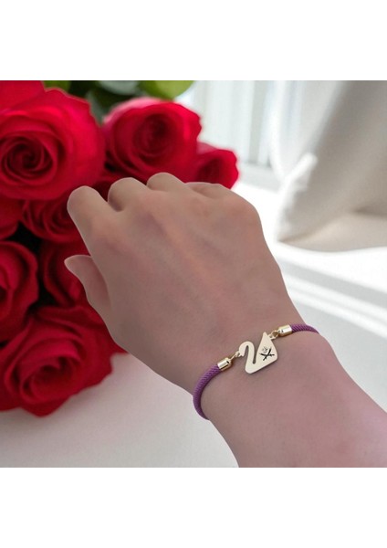 Altın Plakalı 14 Ayar Hz Ali Temalı Mor Örgülü Kuğu Kuşu Figürlü Hediye BILEKLIK-605SEMBOL