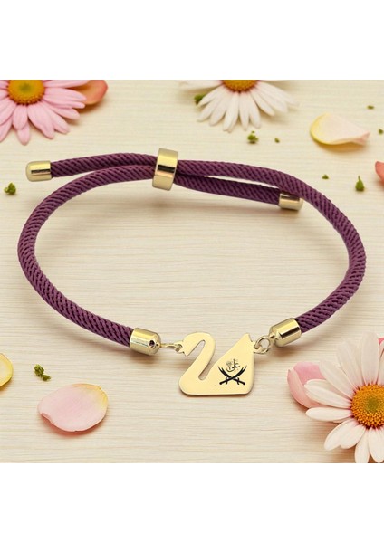 Altın Plakalı 14 Ayar Hz Ali Temalı Mor Örgülü Kuğu Kuşu Figürlü Hediye BILEKLIK-605SEMBOL fiyatları