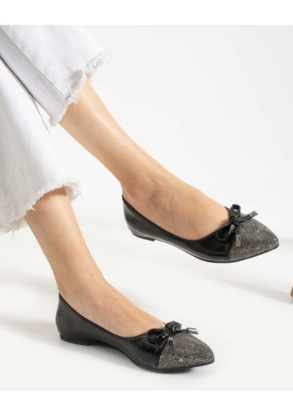 Fiyonklu Kauçuk Taban Babet 331-1453 Kadın Babet