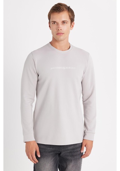 Erkek Standart Fit Pamuklu Bisiklet Yaka Şardonlu Baskılı Açık Gri Sweatshirt