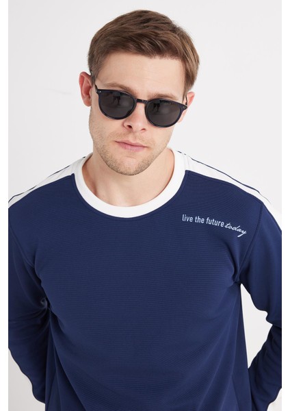 Erkek Standart Fit Pamuklu Jakarlı Bisiklet Yaka Baskılı Lacivert Sweatshirt