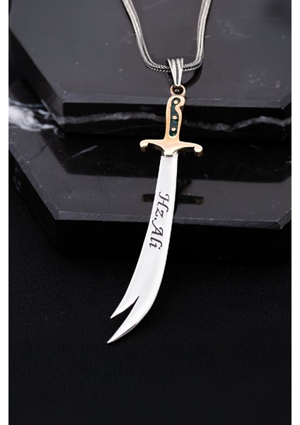 Gümüş Mineli Ya Ali Yazılı Zülfikar Erkek Kolye