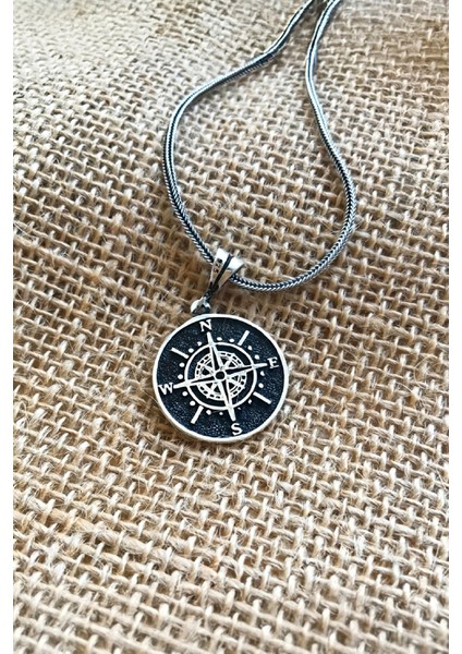 Özel Tasarım Karartmalı Gümüş Pusula Erkek Kolye