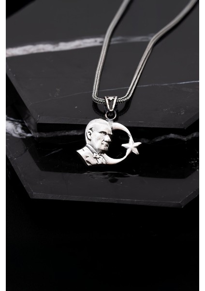 Gümüş Atatürk Portreli Ayyıldız Erkek Kolye