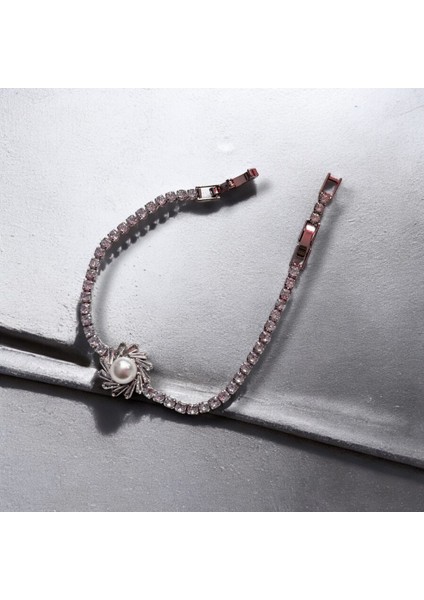Inci Detaylı Çiçek Figürlü Su Yolu Klipsli Çelik Bileklik