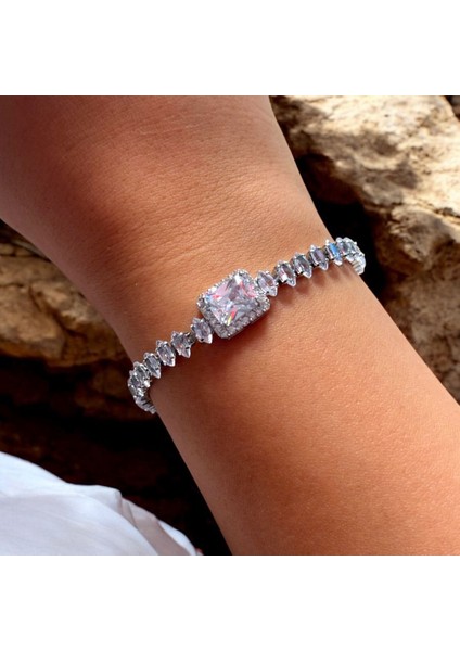 Oval Iri Baget Taşlı Klipsli Kadın Şık Çelik Bileklik fiyatları