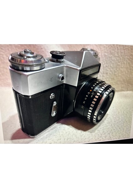 Zenit E Filmli Fotoğraf Makinası Orijinal Kılıfında Sorunsuz Çalışır Durumda