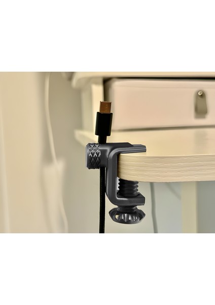 3D Baskı Masa Kablo Tutucu – Tekli & Üçlü | 3 cm ve 4 cm Masa Kenarı Uyumlu