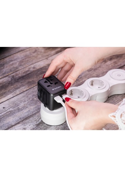 Uta-01 12W Evrensel Seyahat Adaptörü 2x Usb-A Port fırsatları