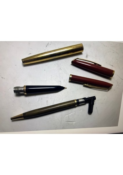 Waterman 18 Ayar Altın Uçtu Dolma Kalem ve Tükenmez Kalemden Oluşan Takım