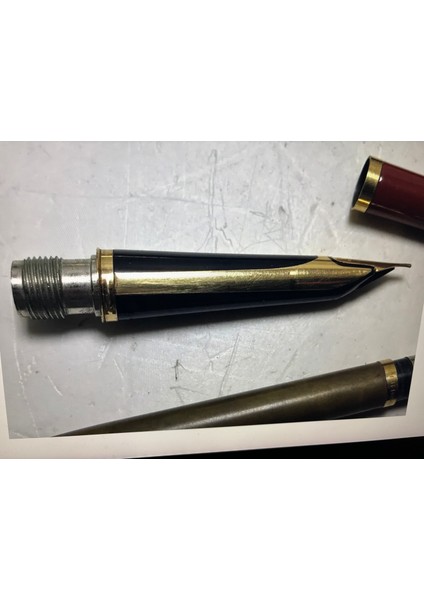Waterman 18 Ayar Altın Uçtu Dolma Kalem ve Tükenmez Kalemden Oluşan Takım