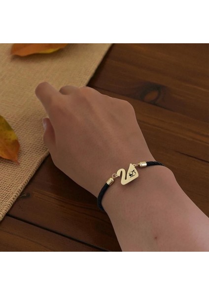 14 Ayar Altın Plakalı D Harfine Özel Kuğu Kuşu Motifli Doğal Siyah Derili Hediye BILEKLIK-606HARF