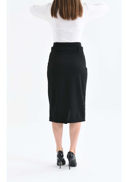 Kadın Siyah Kemer ve Yırtmaç Detaylı Yüksek Bel Midi Örme Etek fırsatları