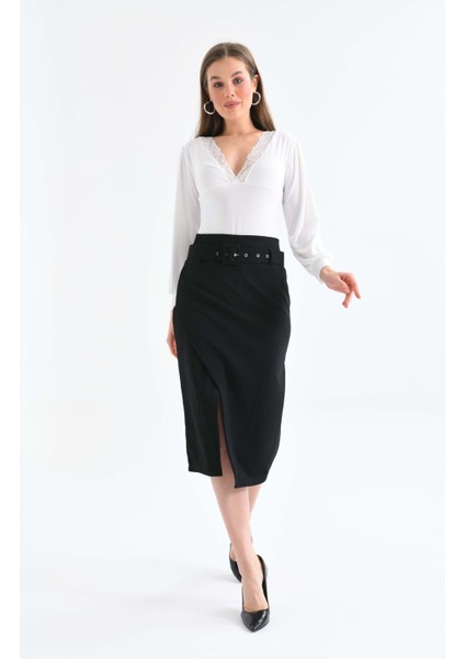 Kadın Siyah Kemer ve Yırtmaç Detaylı Yüksek Bel Midi Örme Etek indirimleri