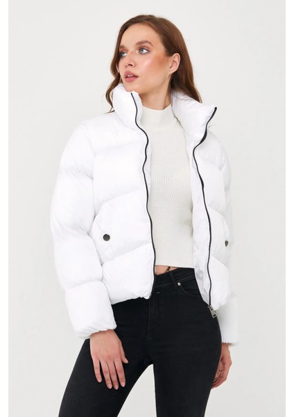 Kadın Beyaz Oversize Şişme Mont 5006 modelleri