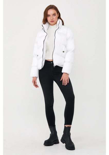 Kadın Beyaz Oversize Şişme Mont 5006