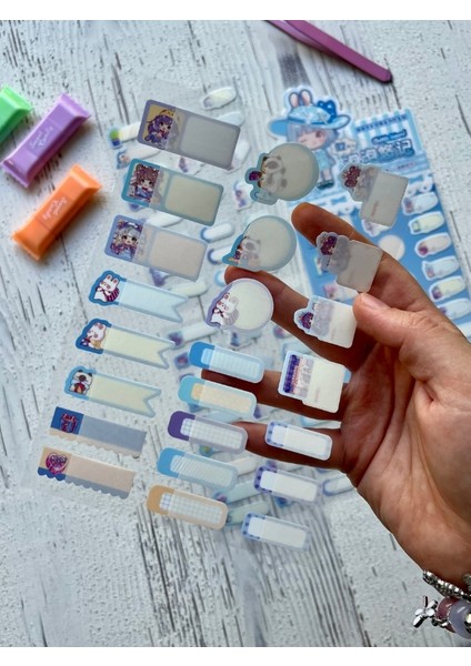 Kawaii Karakterli Mavi 4 Yaprak 92 Adet Şeffaf Koruma Katmanlı Su Geçirmez Okul İsim Etiketi / Sticker / Çıkartma / Bant modelleri