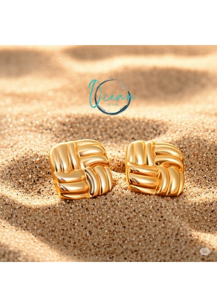 Çelik Gold Renk Işlemeli Kare Plaka Model Kadın Küpe modelleri