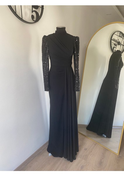 Krep Kolları Işleme Detaylı Abiye Elbise Siyah modelleri