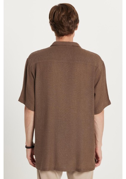 Erkek Relax Fit Apaş Yaka Rustik Kumaş Viskon Pamuk Yandan Açmalı Cep Rahat Kesim Kahverengi Gömlek indirimleri